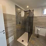 Iris Apartment *
