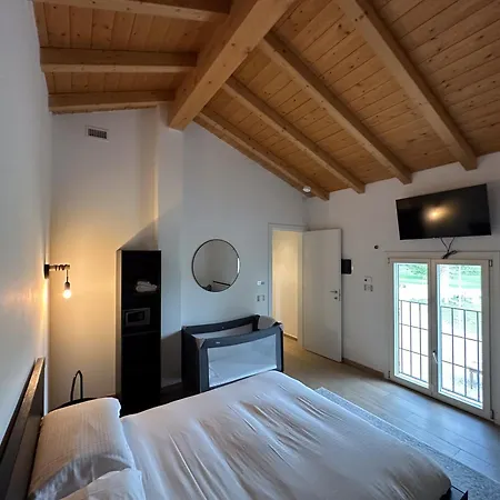 Iris Apartment