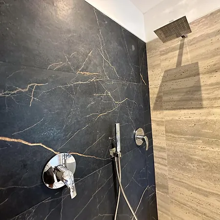 Iris Apartment